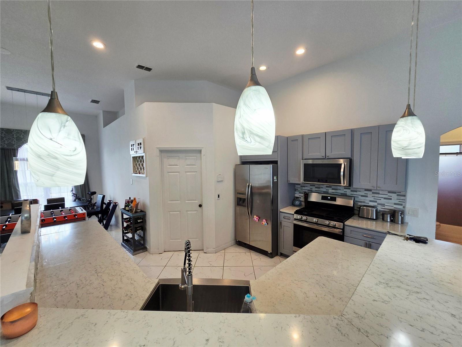 10 Nevada Loop Rd Property Photo 9