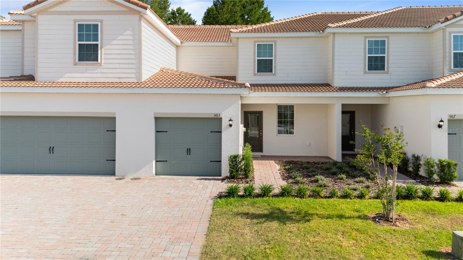 563 BAY LEAF DR Property Photo 1