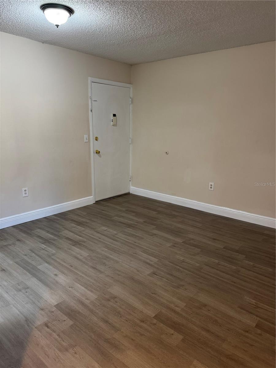 948 Lake Destiny Rd #c Property Photo 4