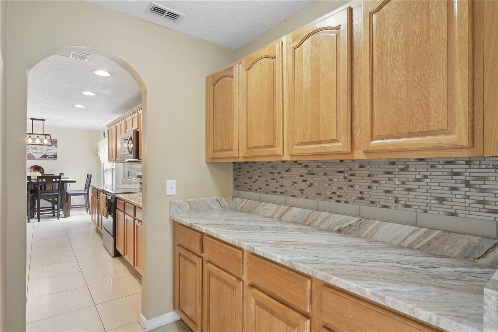 13619 Phoenix Dr Property Photo 12