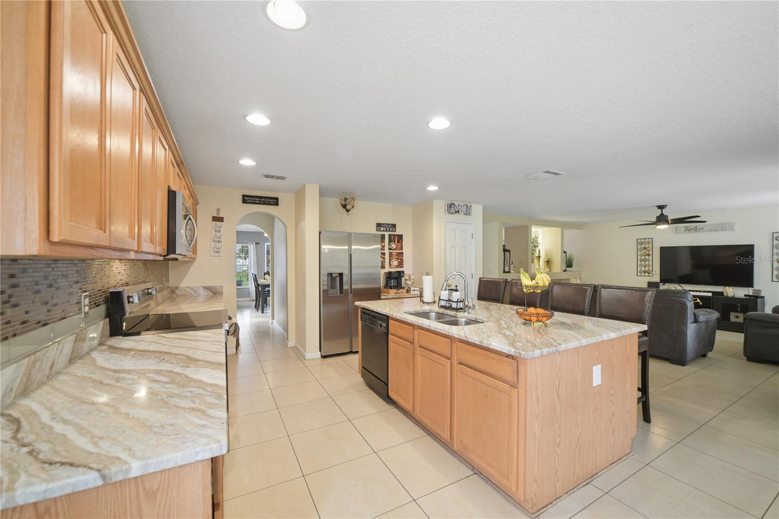 13619 Phoenix Dr Property Photo 16