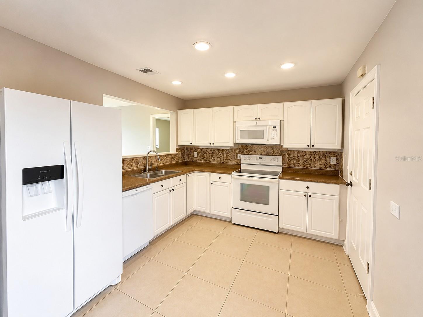 766 Maderia Ct Property Photo 10
