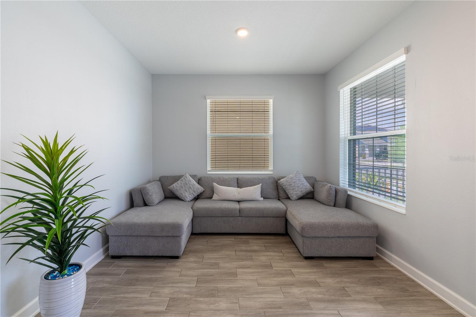 11456 Rhyme Ave Property Photo 4