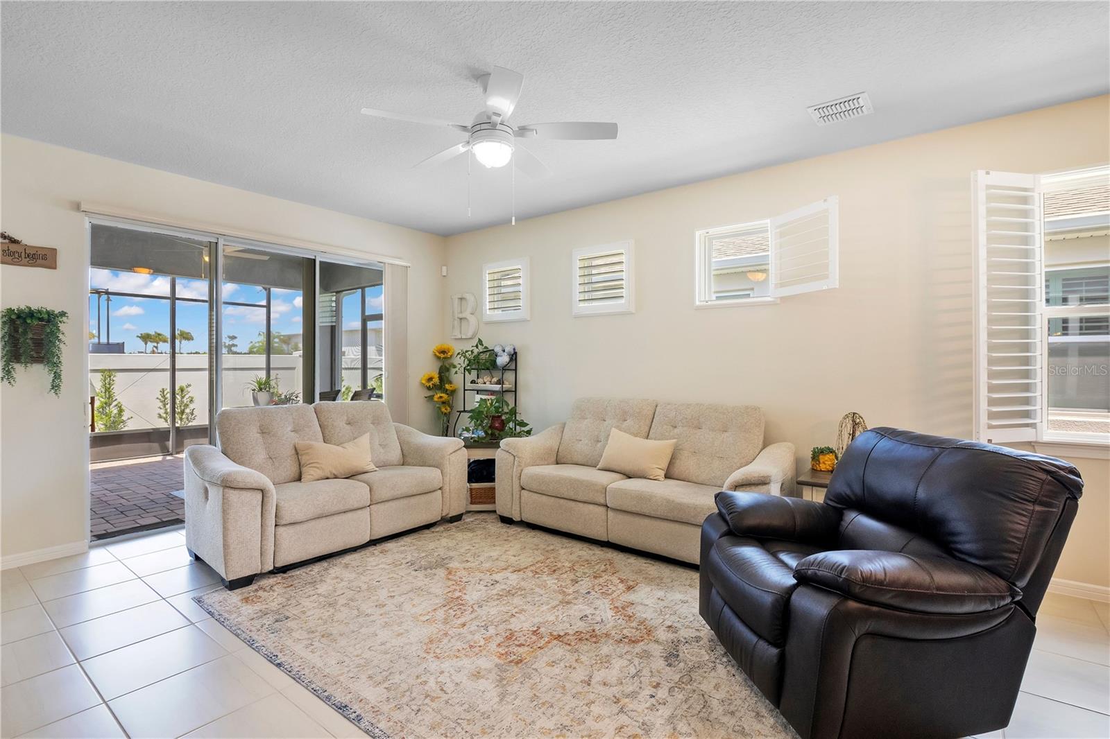 15157 Aqua Sol Ln Property Photo 3