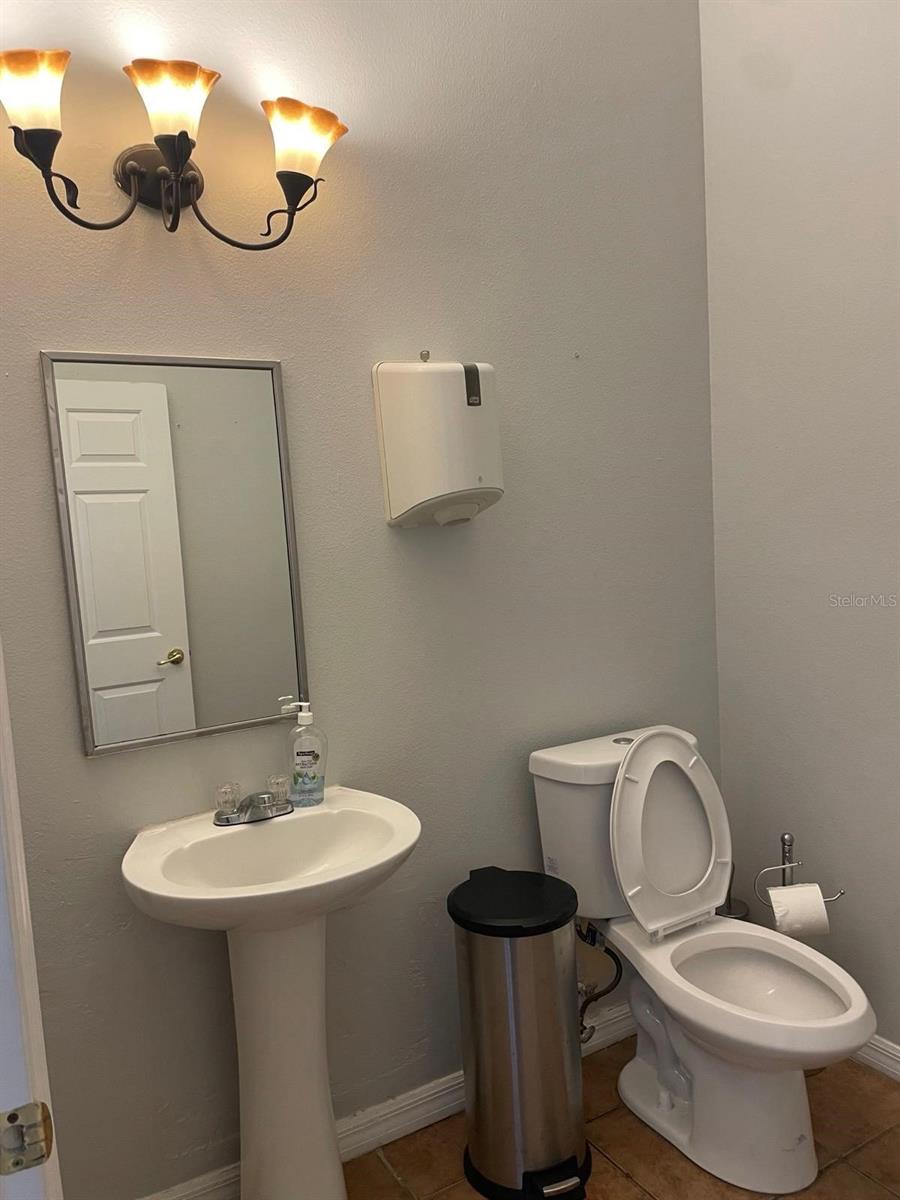 3001 Michigan Ave #b Property Photo 10