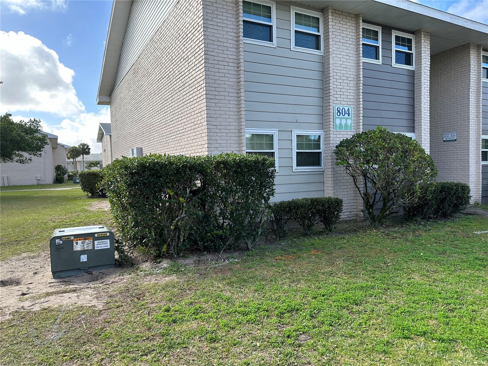 804 Sky Lake Cir #b Property Photo 3