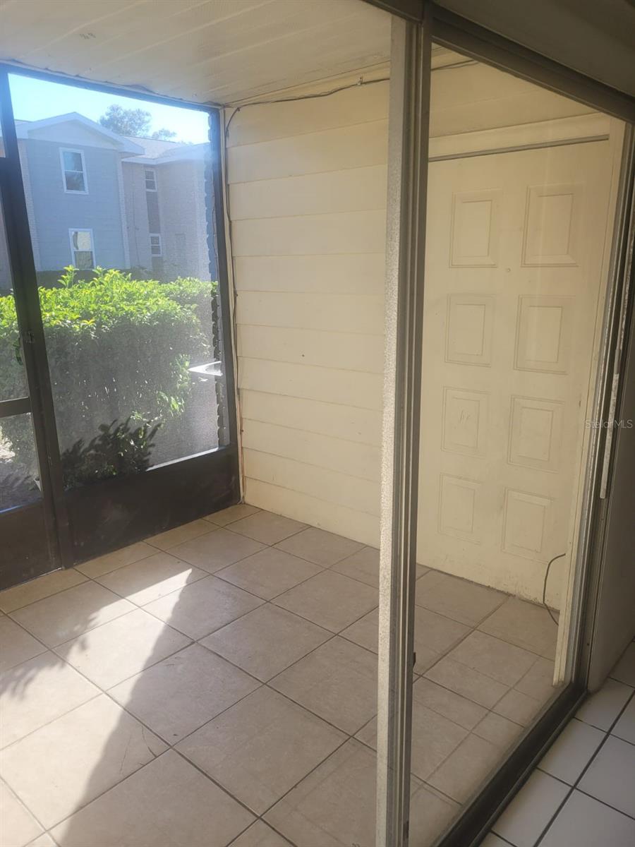 804 Sky Lake Cir #b Property Photo 6