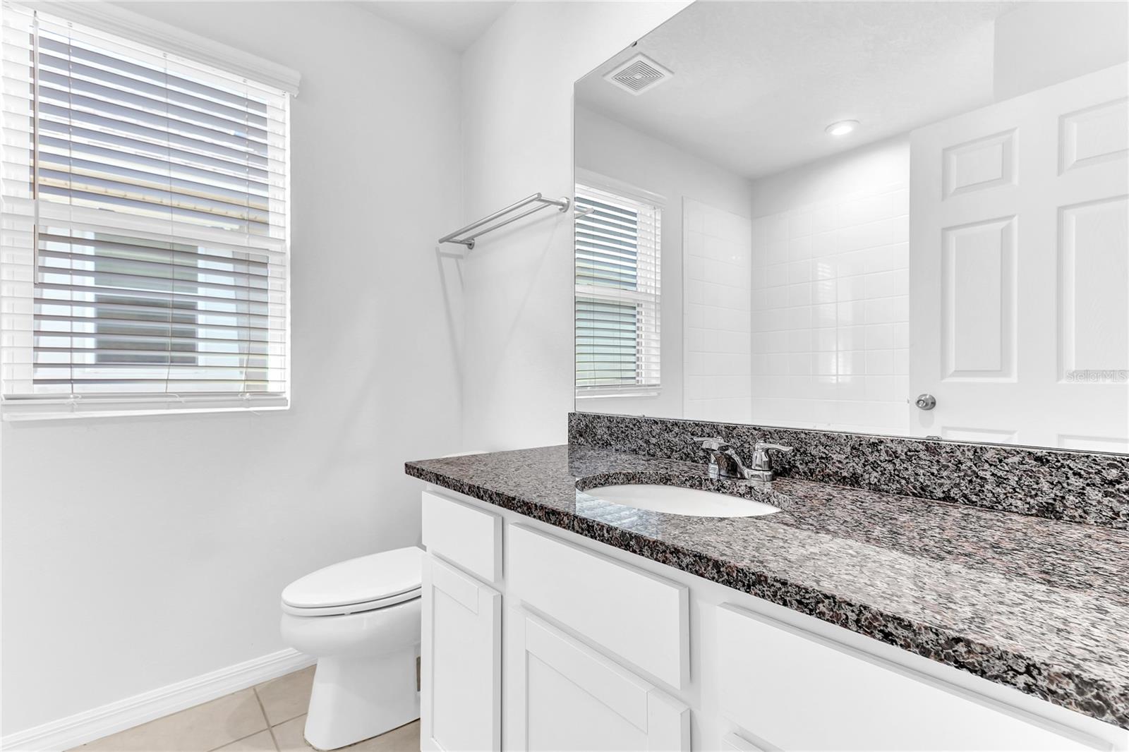 2274 Centerra Loop Property Photo 20