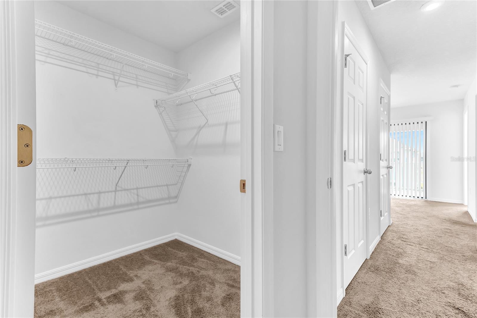 2274 Centerra Loop Property Photo 26