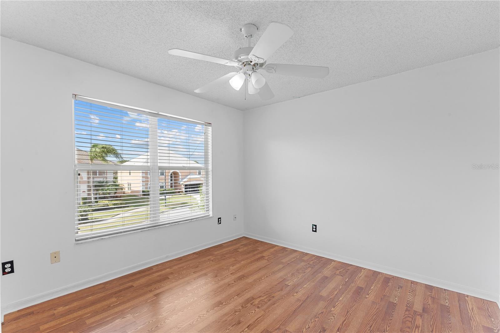 617 Lakescape Ct Property Photo 33