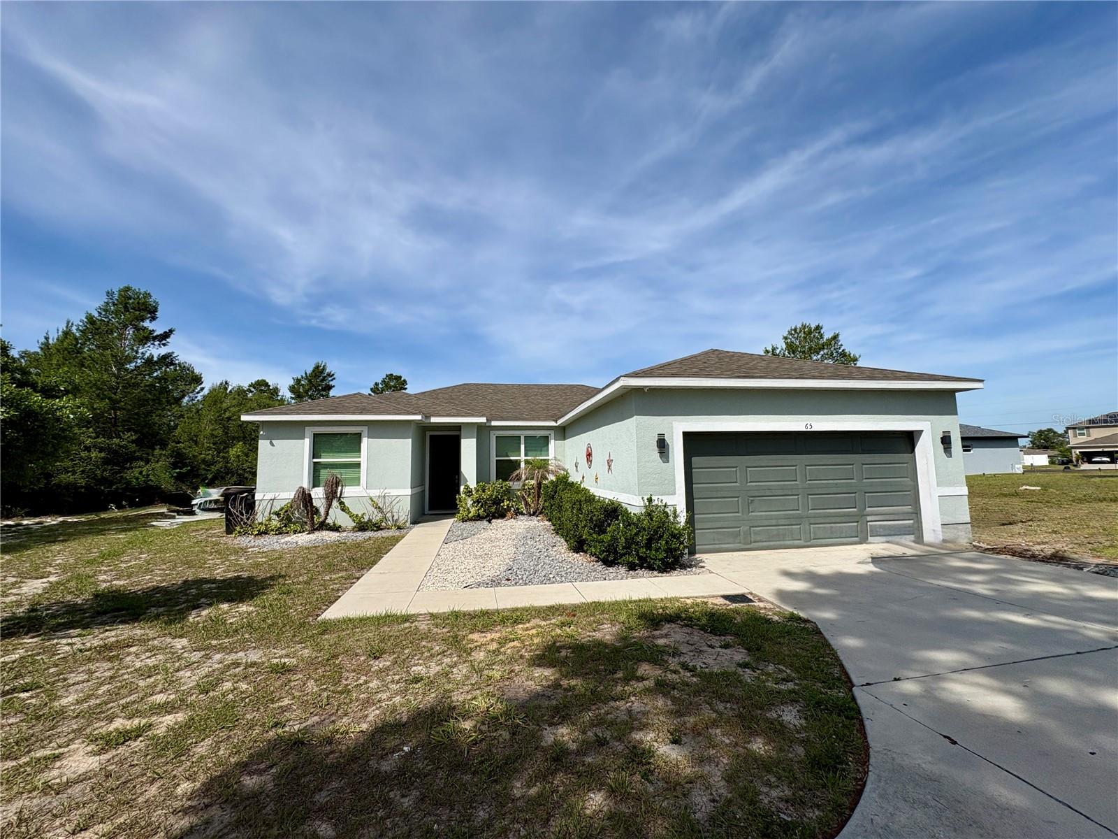 65 Zinnia Ln E Property Photo 1