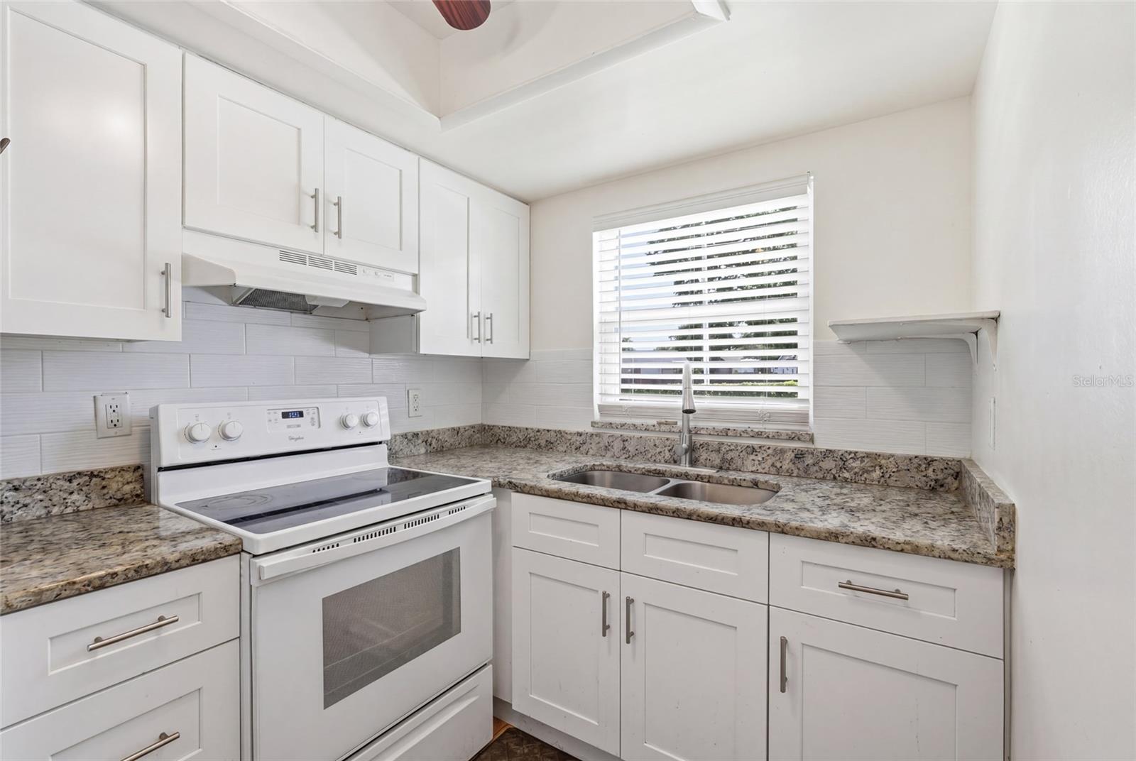 404 E Orlando Ave #11b Property Photo 4
