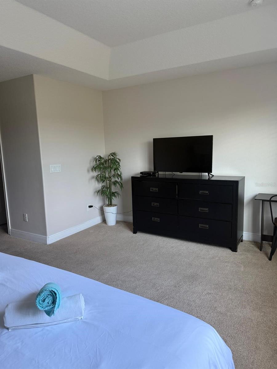 8106 Roseville Rd Property Photo 16