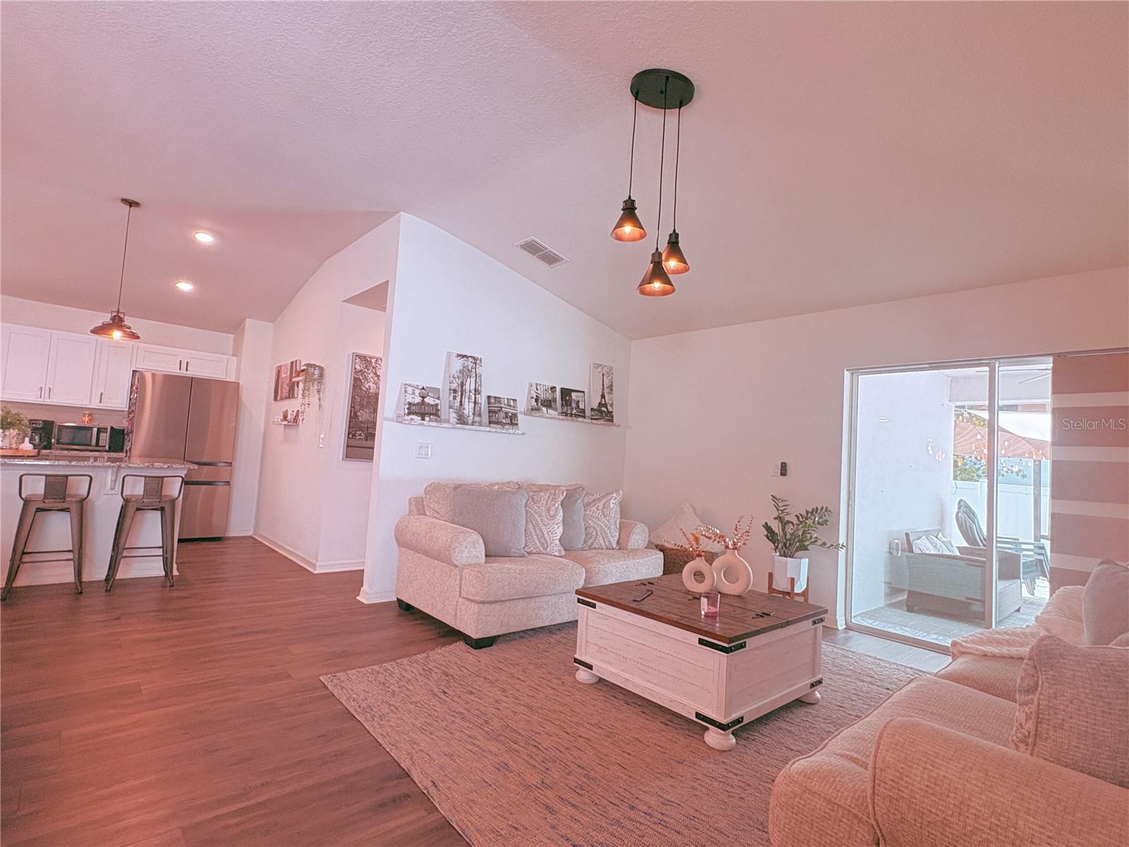 1084 Papaya Cir Property Photo 20