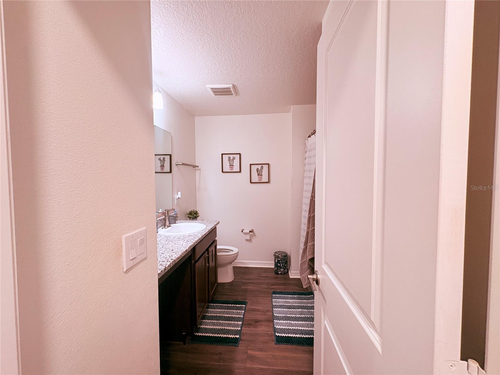 1084 Papaya Cir Property Photo 22