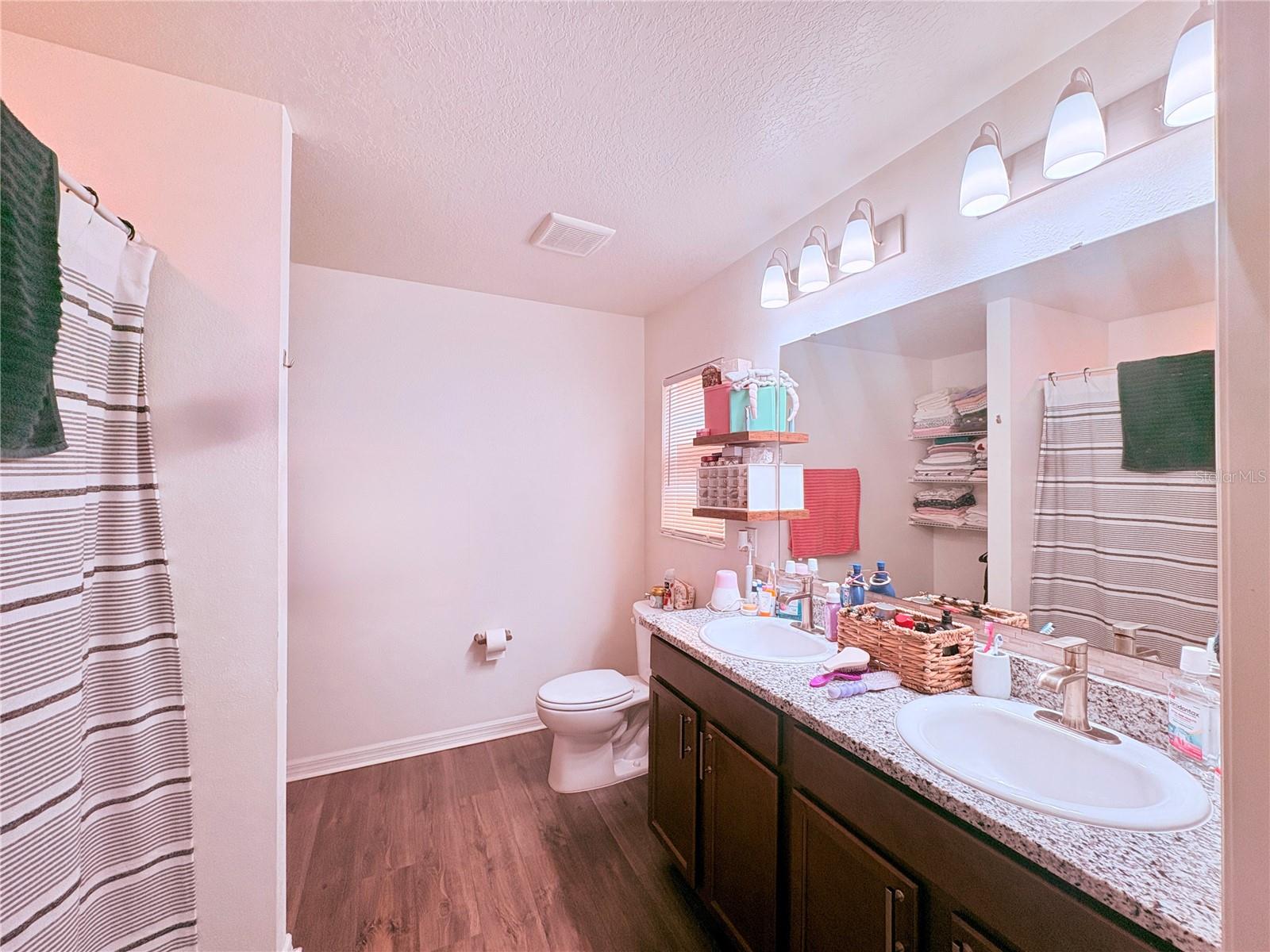 1084 Papaya Cir Property Photo 32