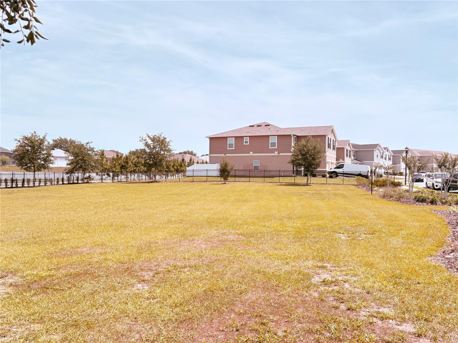 1084 Papaya Cir Property Photo 38