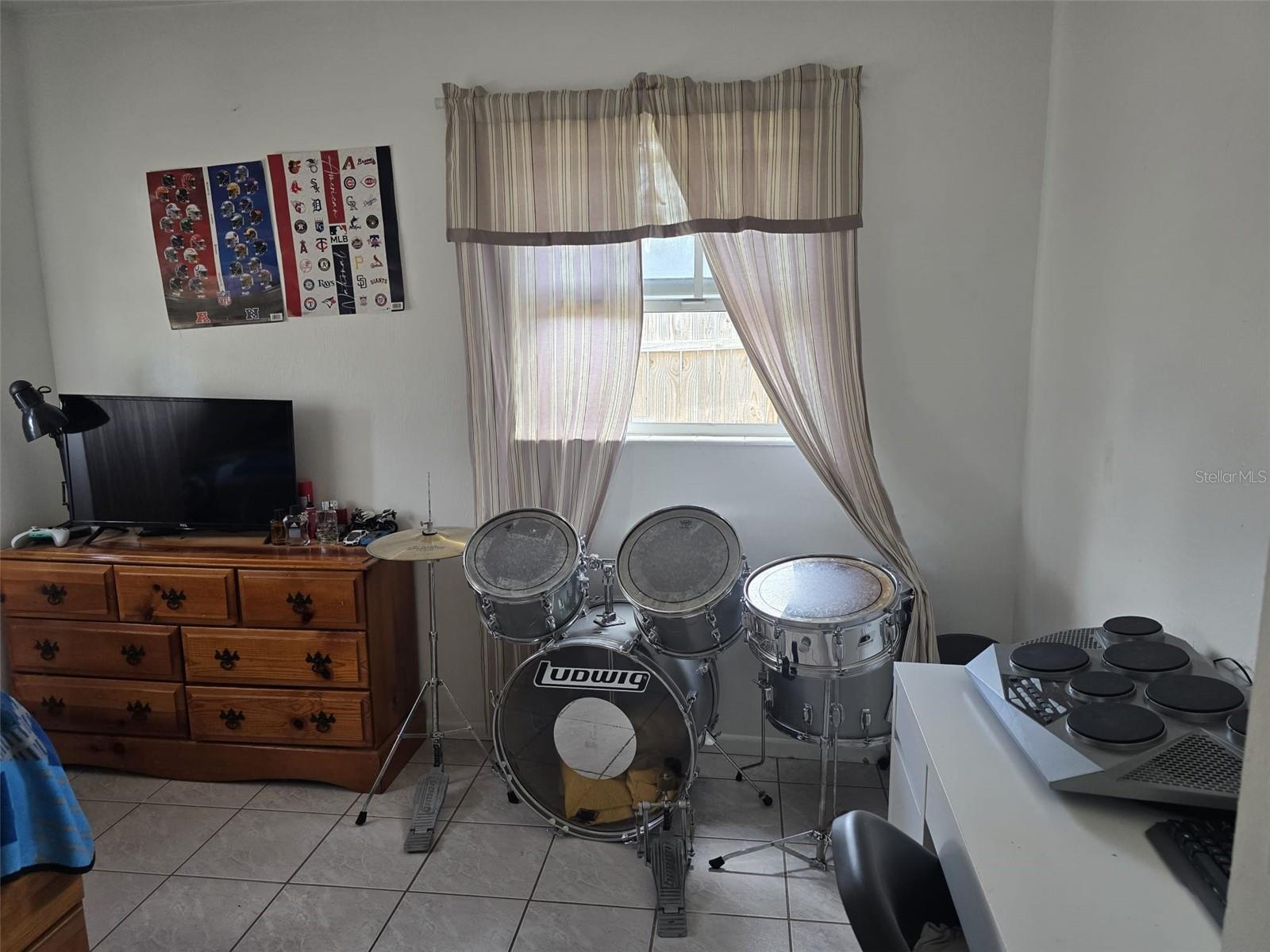 10325 Loubet St Property Photo 10