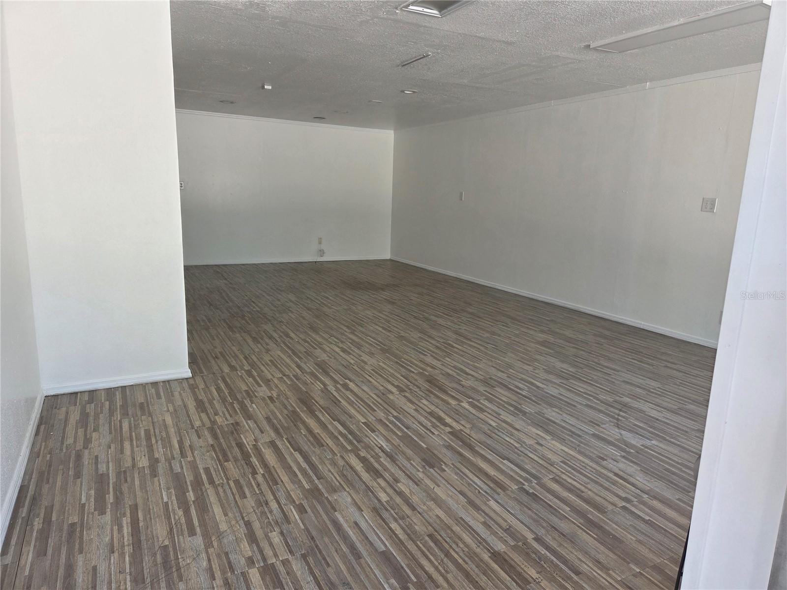 820 N Main St Property Photo 12