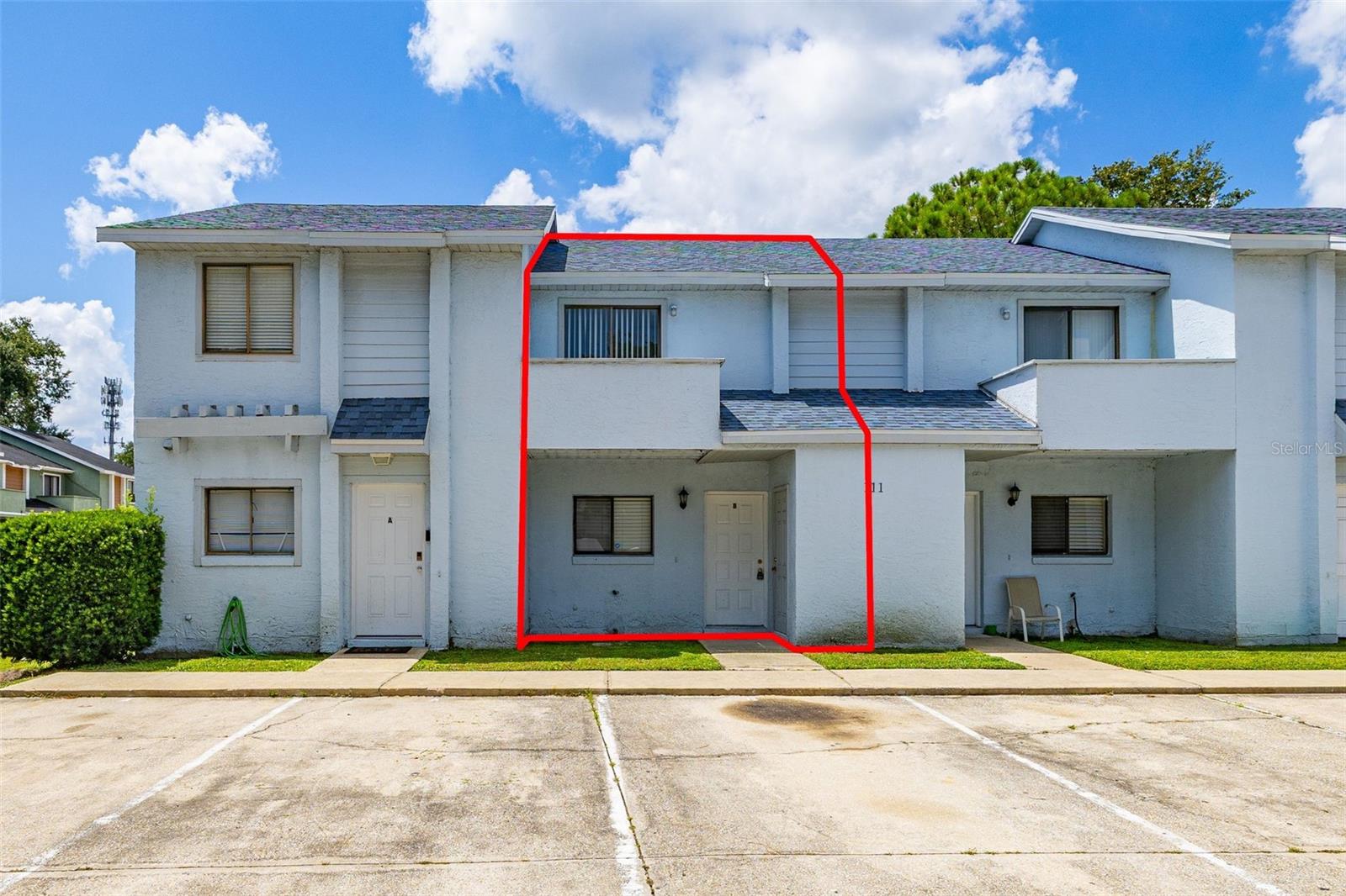 111 MICHELLE LN #B Property Photo 1