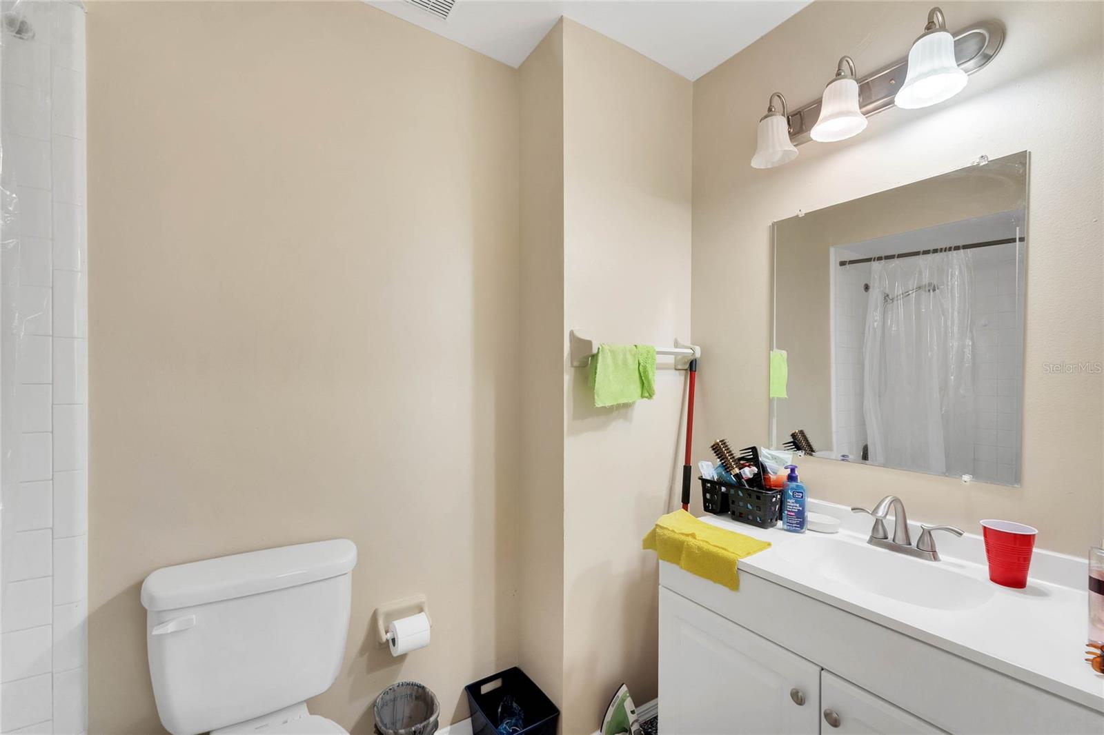 111 Michelle Ln #b Property Photo 18