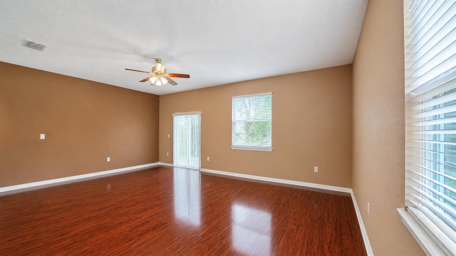 4116 Orange Tree Ct Property Photo 4