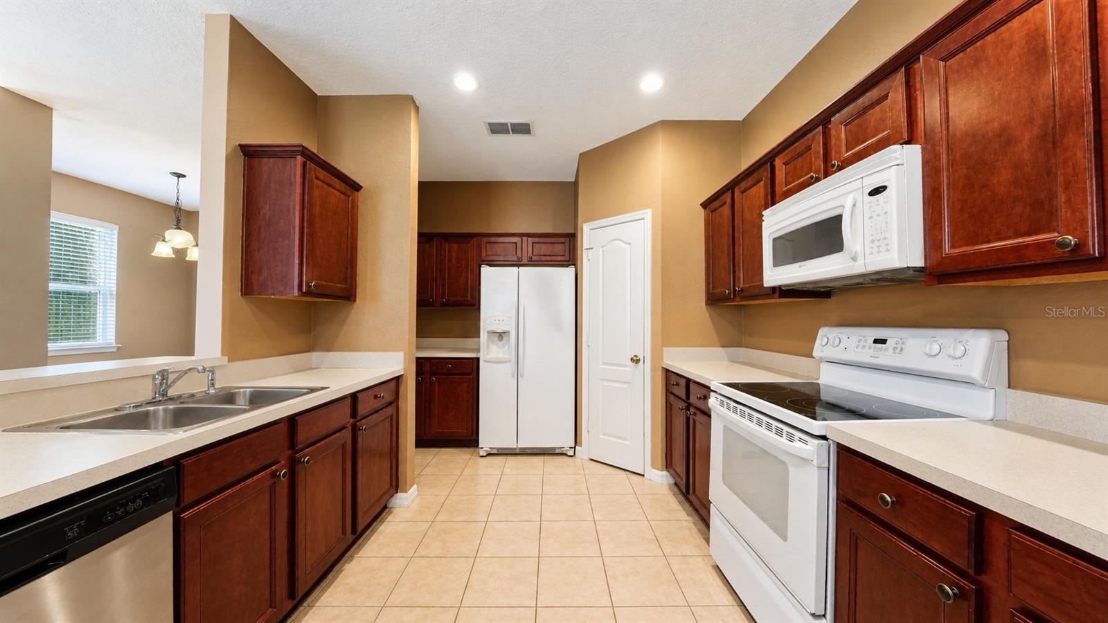 4116 Orange Tree Ct Property Photo 6