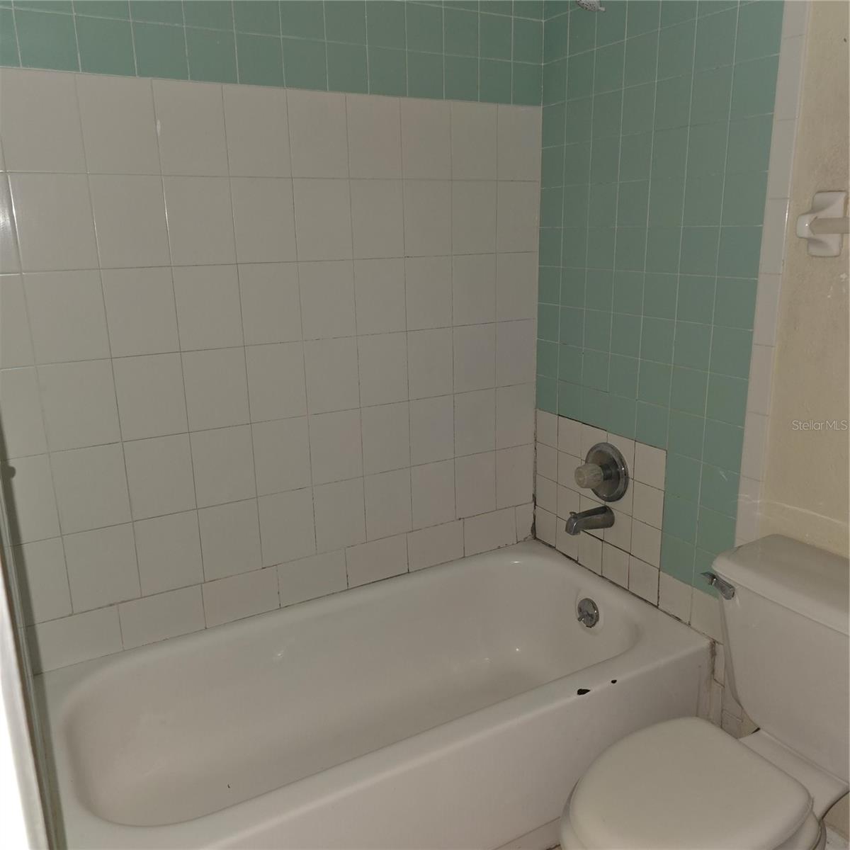 1707 Michigan Ave #d Property Photo 6