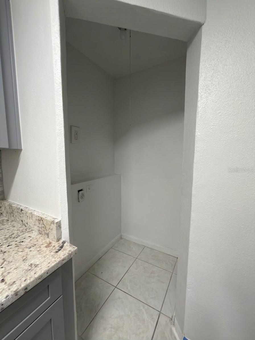 827 Sky Lake Cir #a Property Photo 8