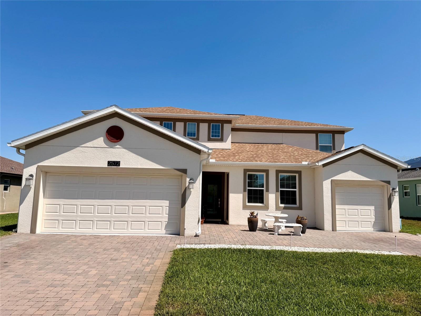 2572 CAMDEN PARK CIR