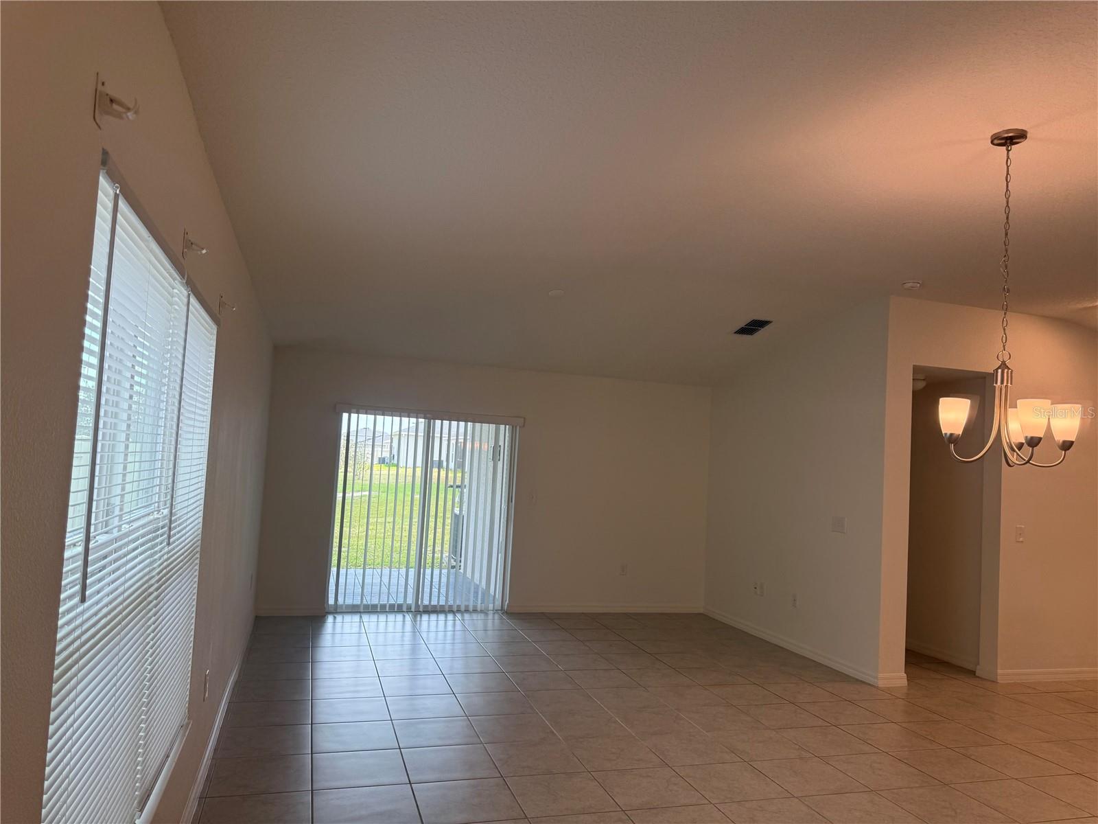 711 Scrub Oak Hammock Rd Property Photo 3