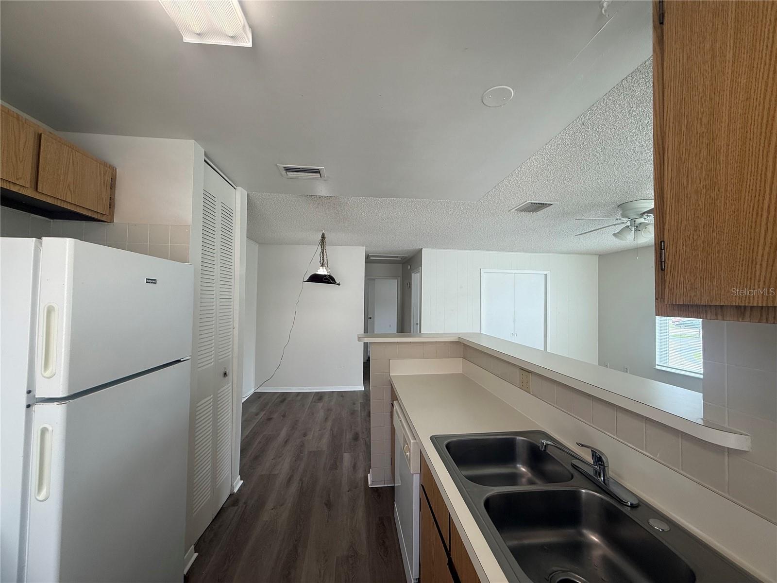 1101 Spring Meadow Dr #1101 Property Photo 8