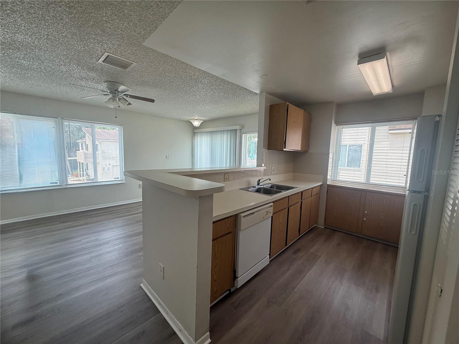 1101 Spring Meadow Dr #1101 Property Photo 10
