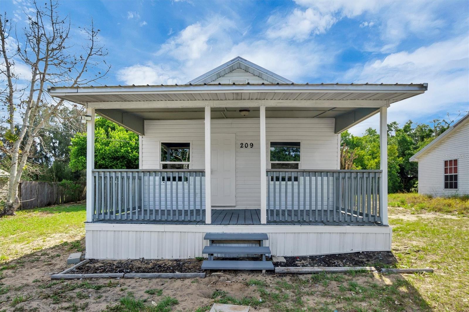 209 Piney Ave Property Photo 1