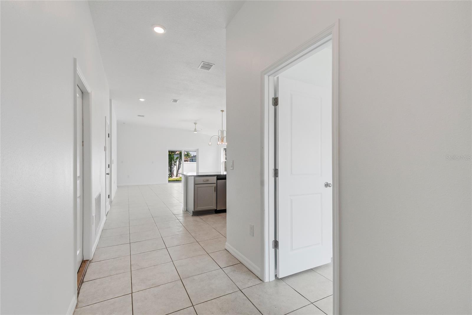 1109 Munster Ct Property Photo 3