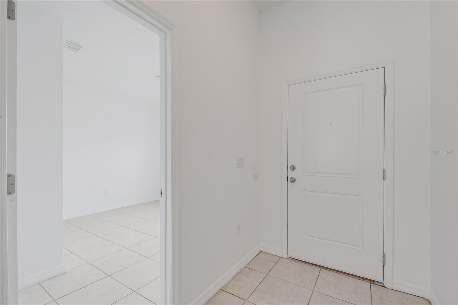 1109 Munster Ct Property Photo 4