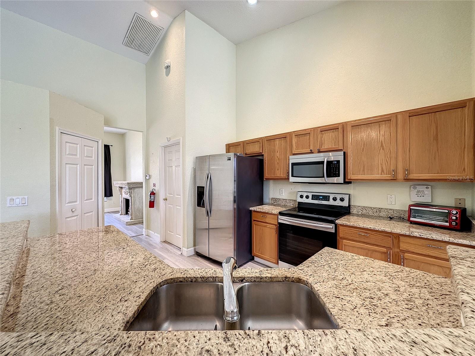 218 N Hampton Dr Property Photo 7