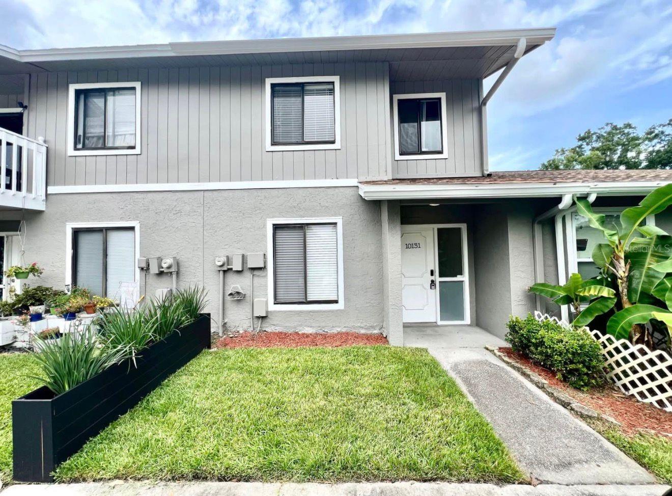 10131 LAKE OAK CIR