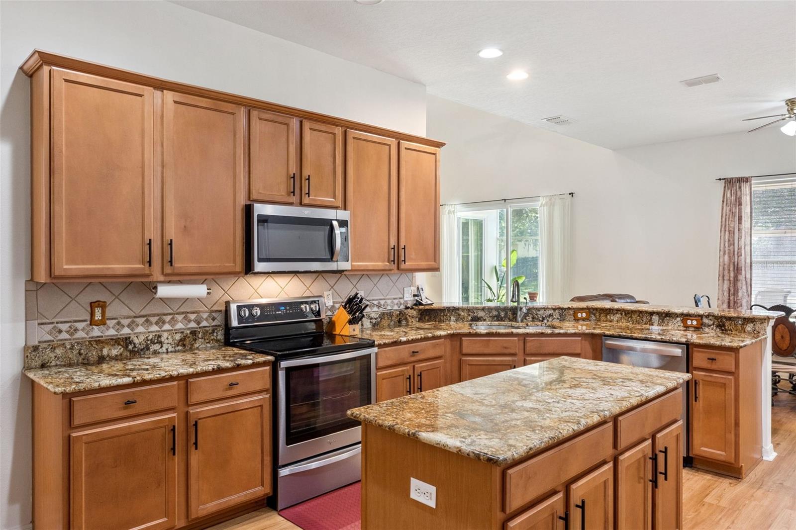 10125 Sandy Marsh Ln Property Photo 18