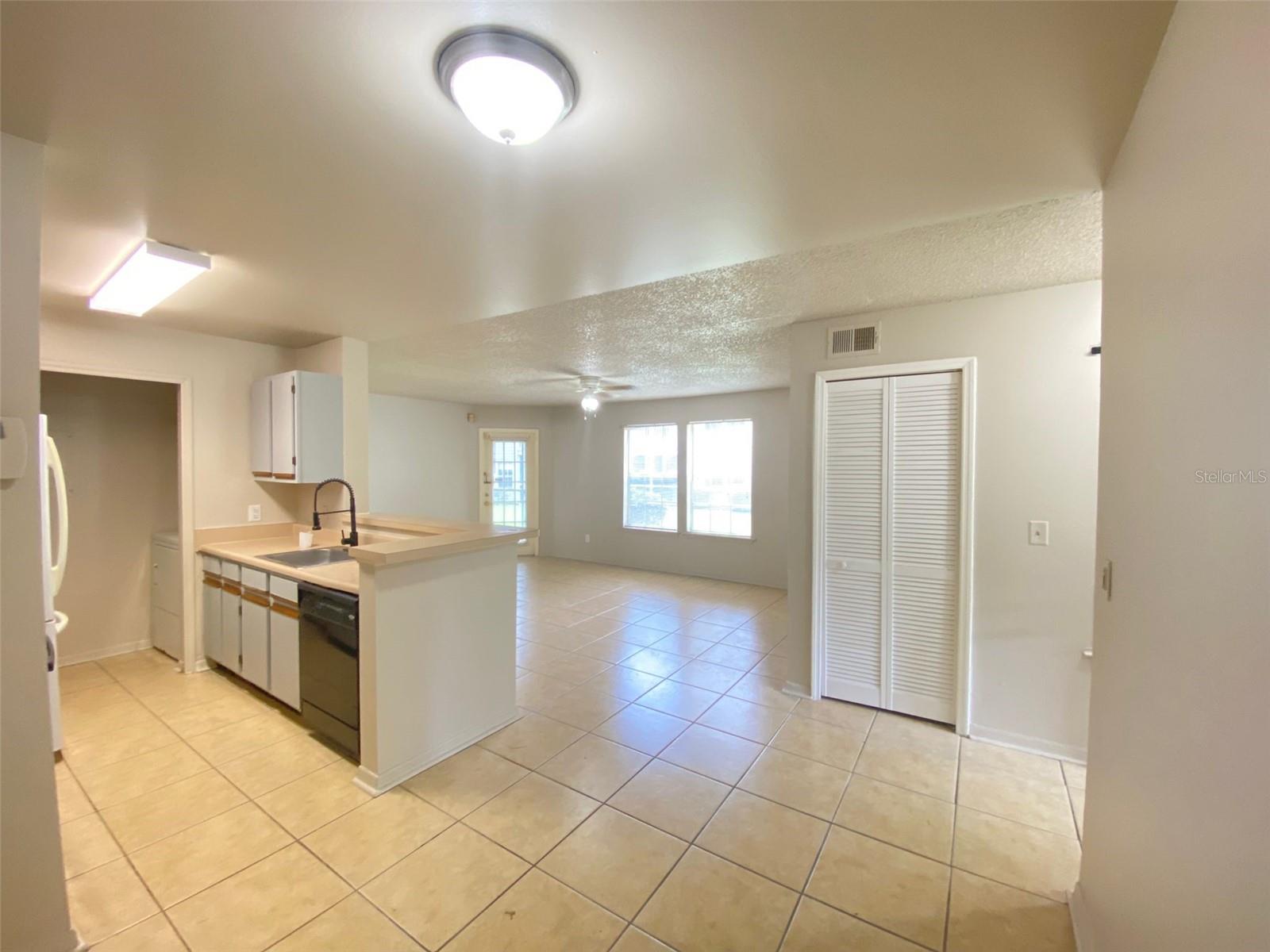 6100 Westgate Drive #103 Property Photo 5