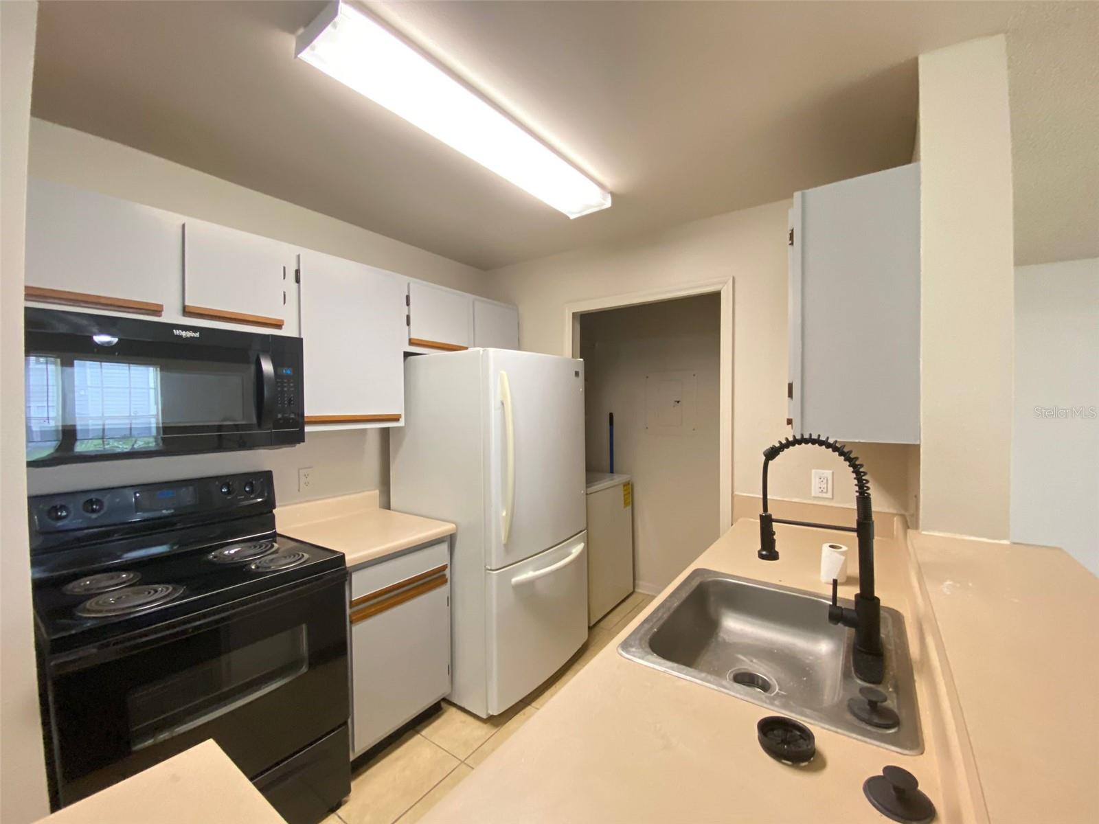6100 Westgate Drive #103 Property Photo 6