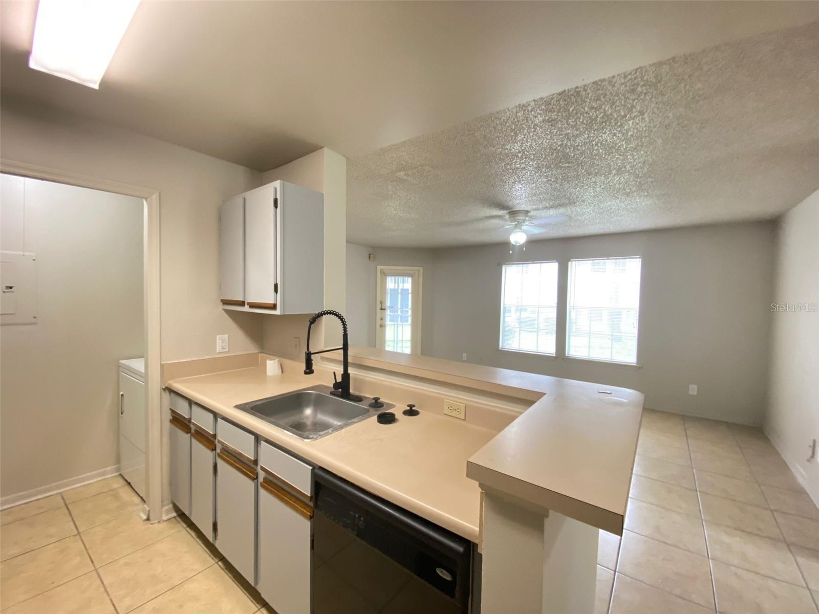 6100 Westgate Drive #103 Property Photo 8