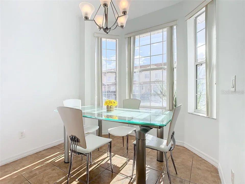 4715 Hemingway House St Property Photo 4