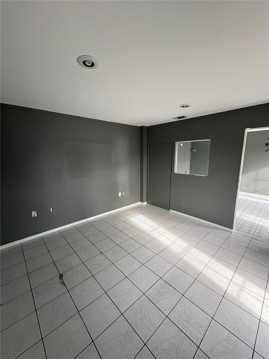 1210-1232 Dyer Blvd #1218 Property Photo 7