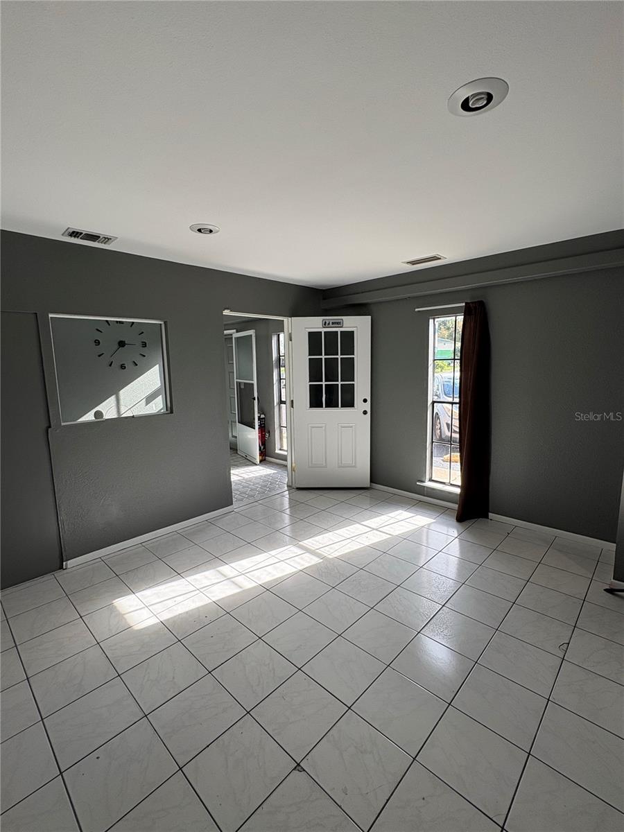 1210-1232 Dyer Blvd #1218 Property Photo 8