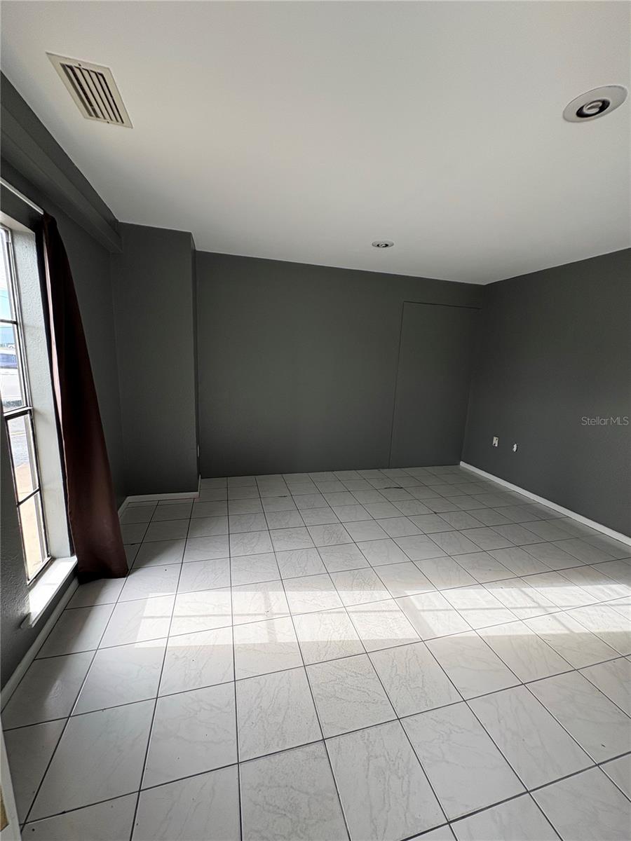 1210-1232 Dyer Blvd #1218 Property Photo 9