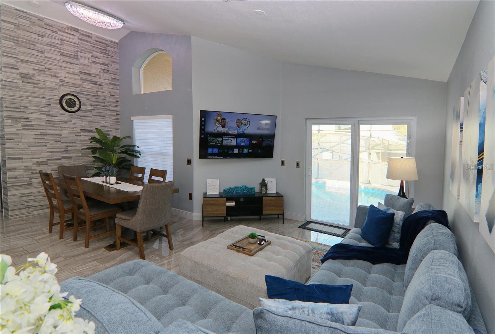 1470 Wedge Way Property Photo 3