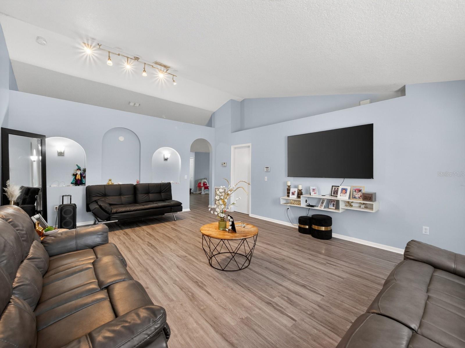 4020 Sunny Day Way Property Photo 7