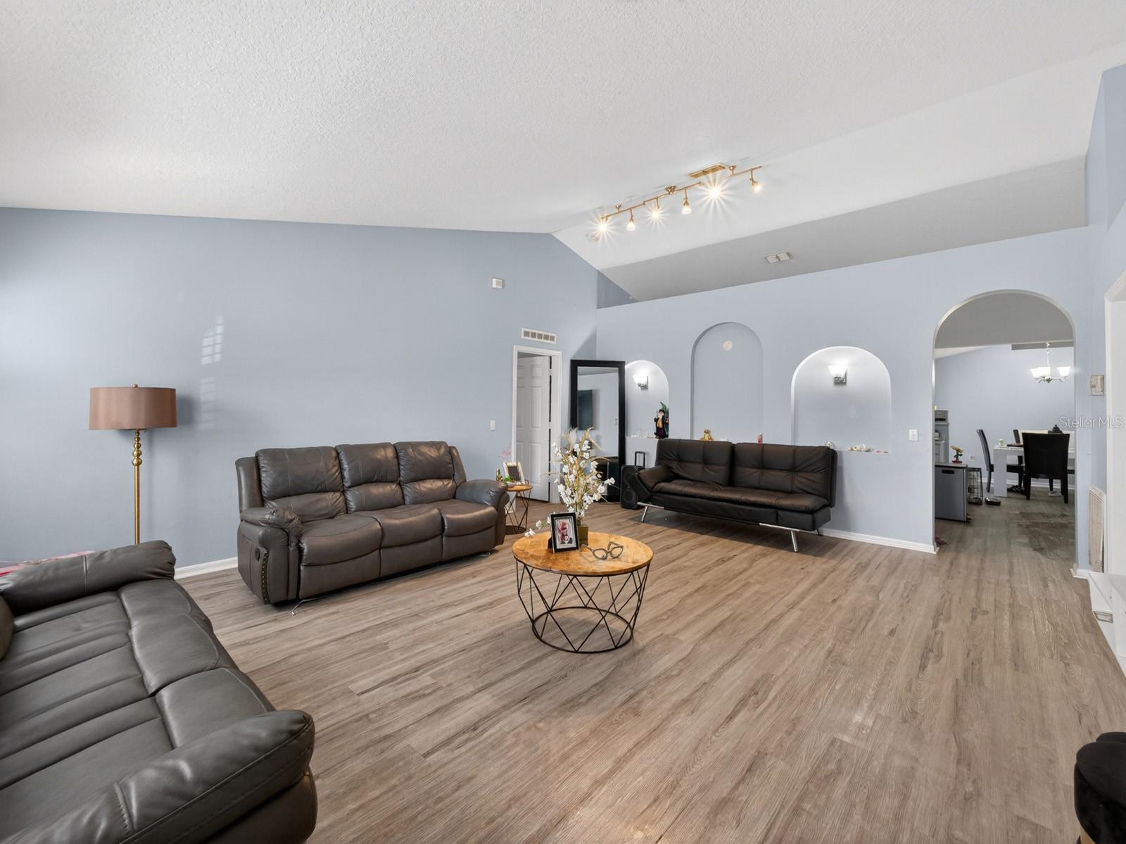 4020 Sunny Day Way Property Photo 9