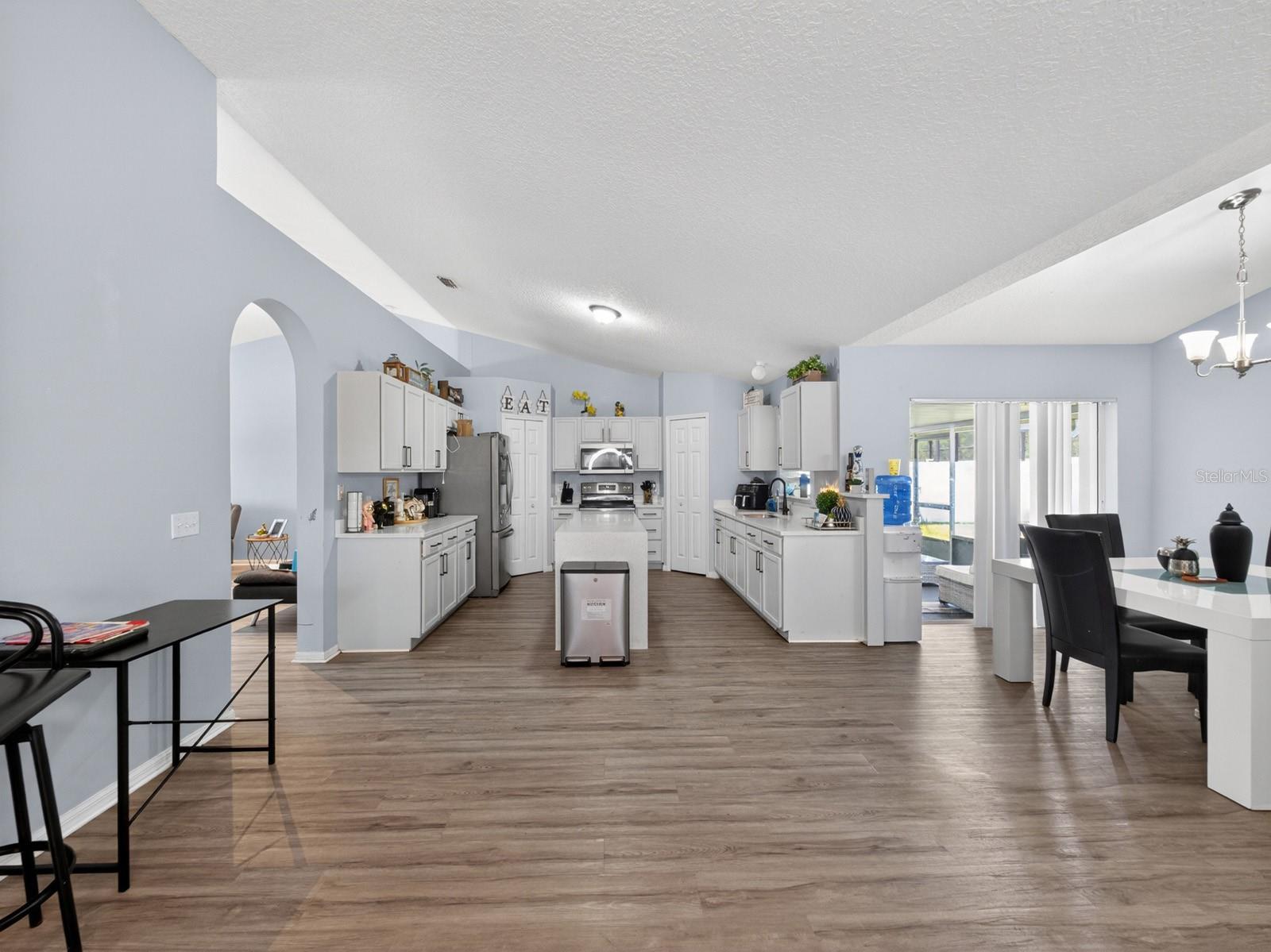4020 Sunny Day Way Property Photo 11